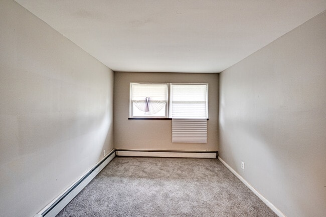 Building Photo - 3235 W 157th St