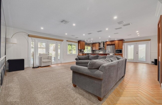 Building Photo - 2601 Witley Ave