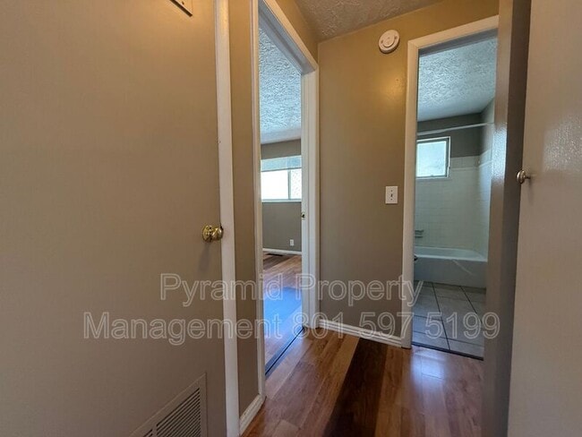 Building Photo - 1495 S 200 E