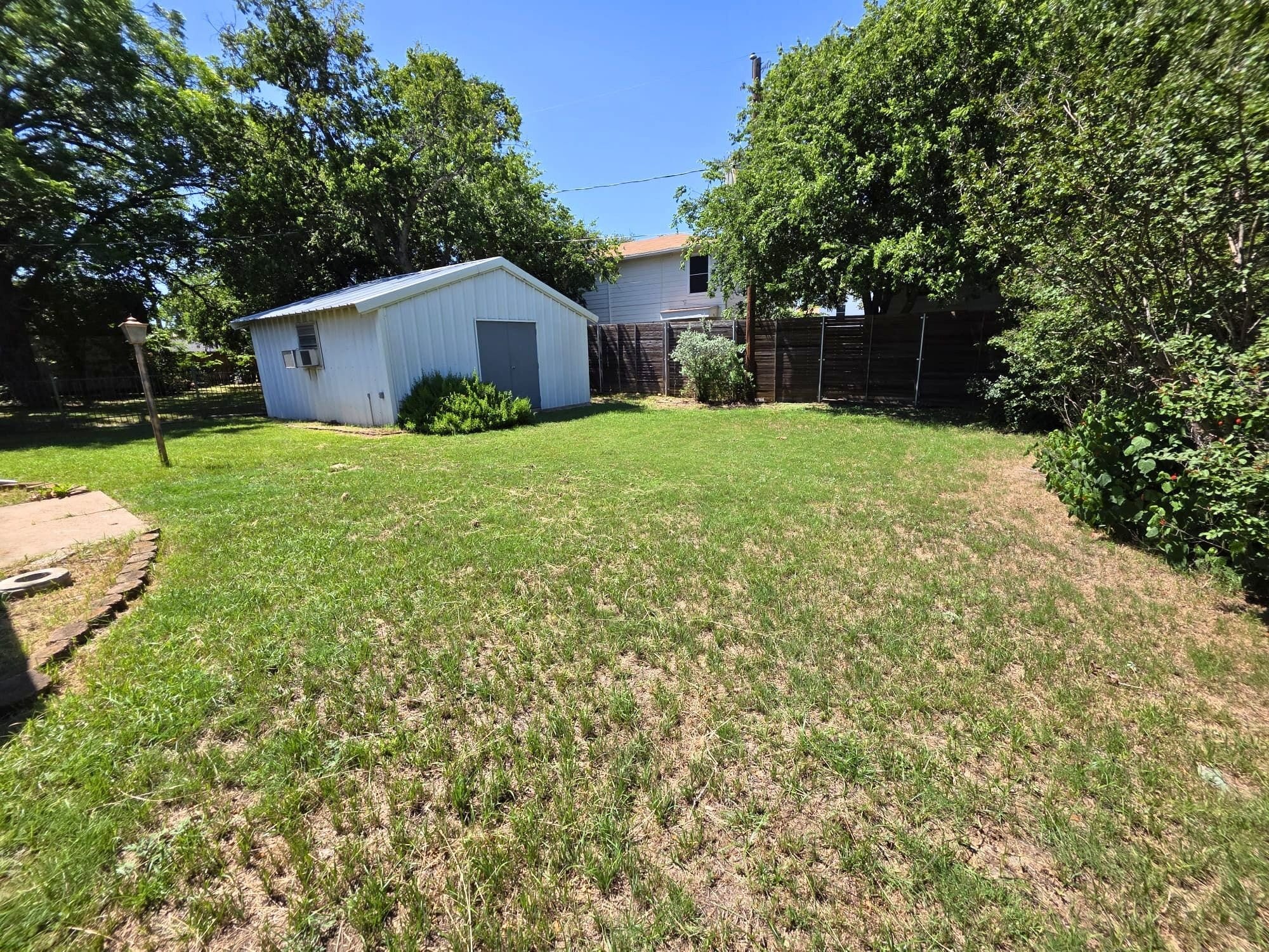 Building Photo - 209 Eller Ave