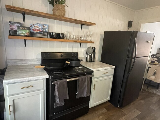 Building Photo - 3707 Bremond St