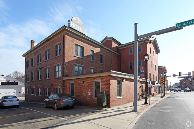 Building Photo - The Oxford Hotel