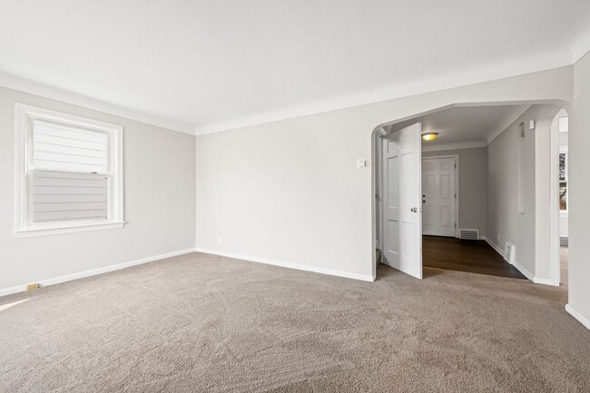 Building Photo - 26950 Mallard Ave