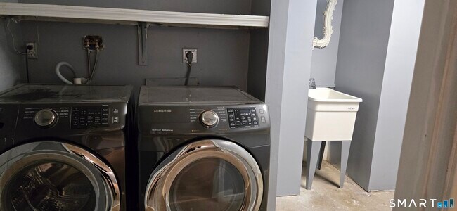 Building Photo - 92 Flagler St