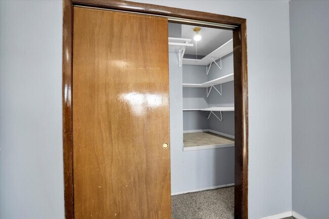 Building Photo - 18333 Wentworth Ave