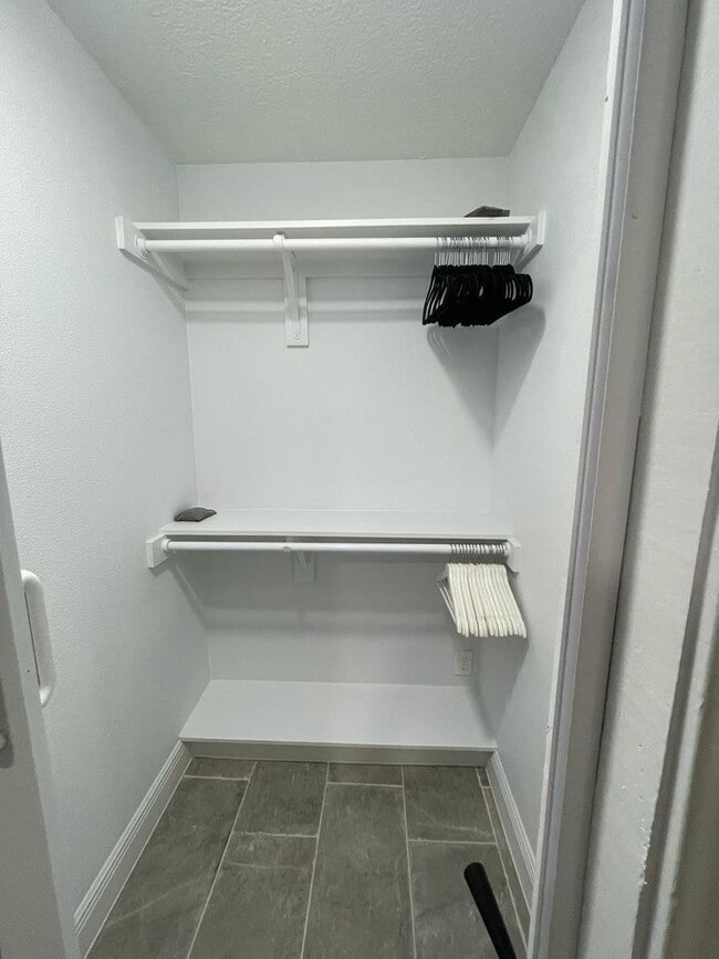 Building Photo - 7410 Ilex St