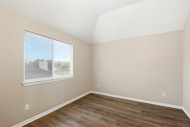 Building Photo - 3924 Highland Vale Ct