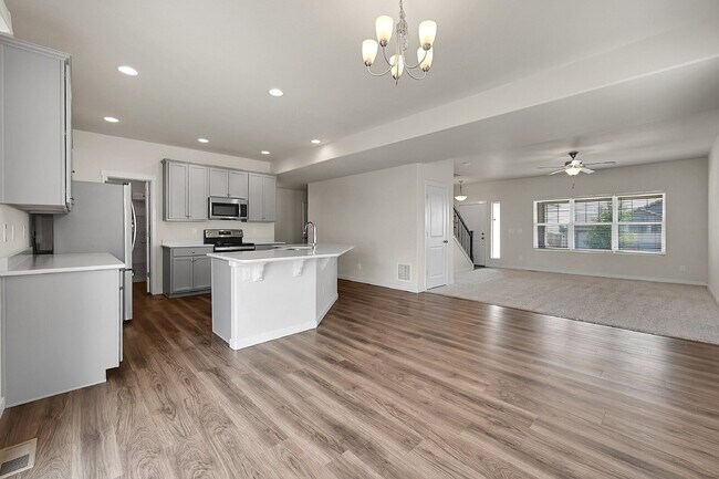 Building Photo - $2,650 - 3 Bed, 2.5 Bath Home in Co Spring...