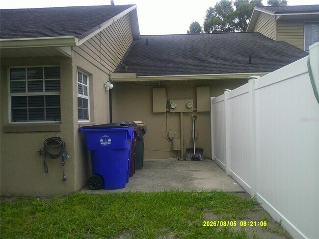 Building Photo - 437 Columbia Ave