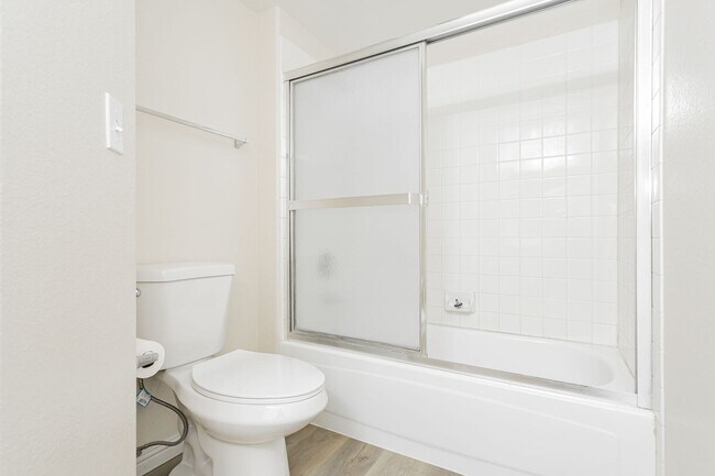 Building Photo - Remodeled 3 Bed Single Story Home