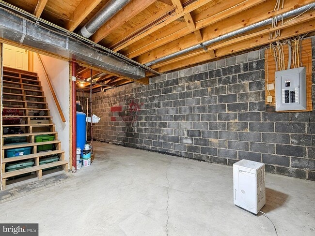 Building Photo - 8433 Sailboat Ln