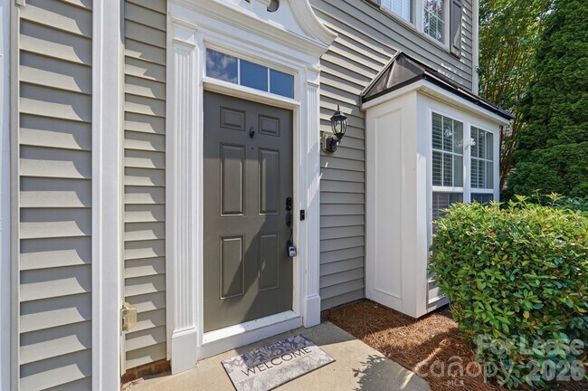 Building Photo - 4084 Holly Villa Cir