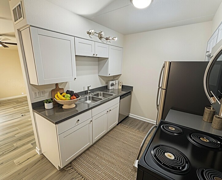 Building Photo - 7110 E Continental Dr