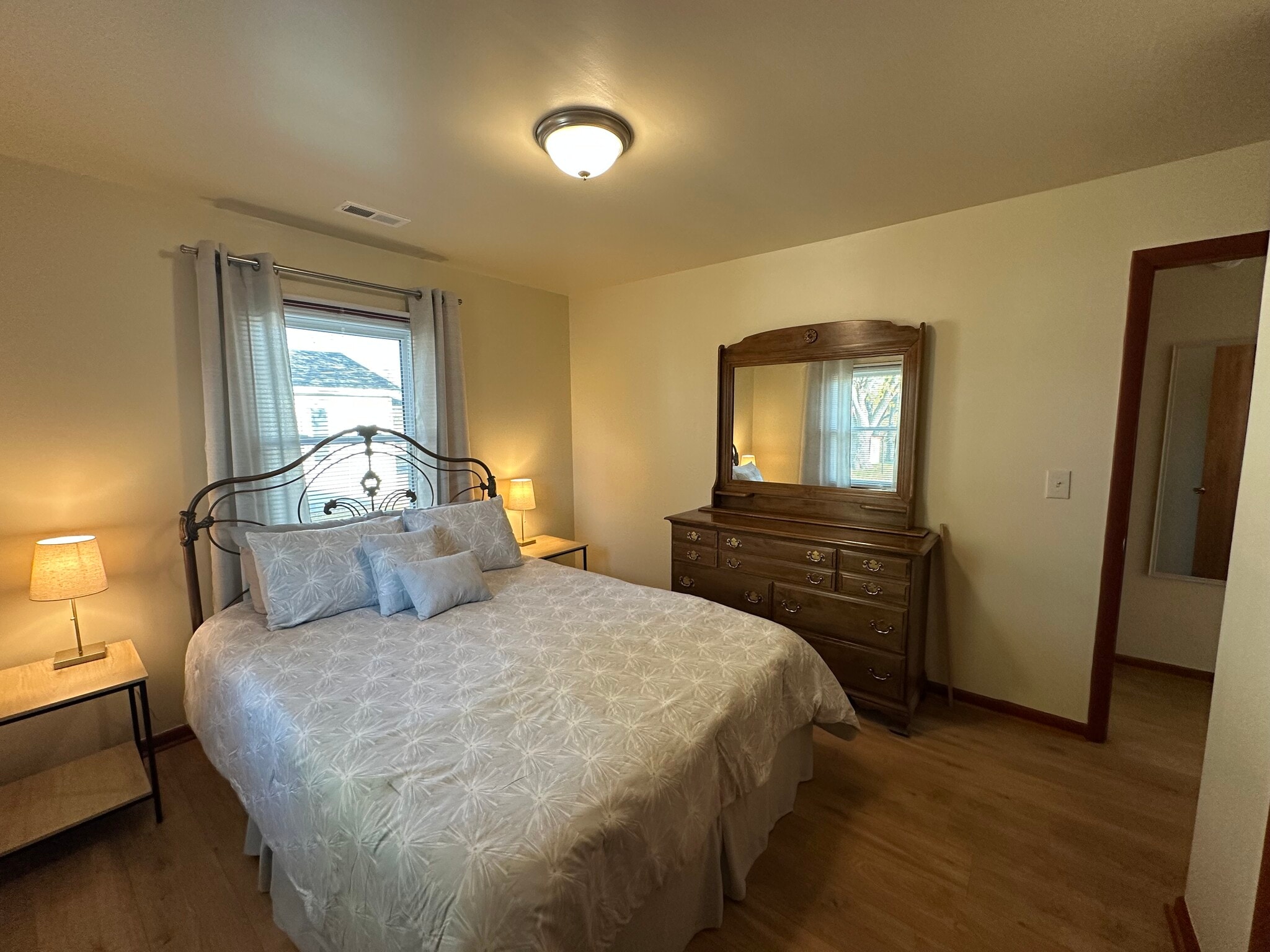 Building Photo - 846 7th St