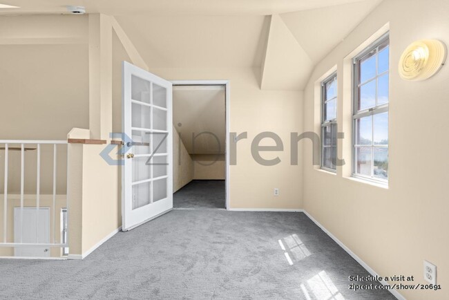 Building Photo - 399 G St