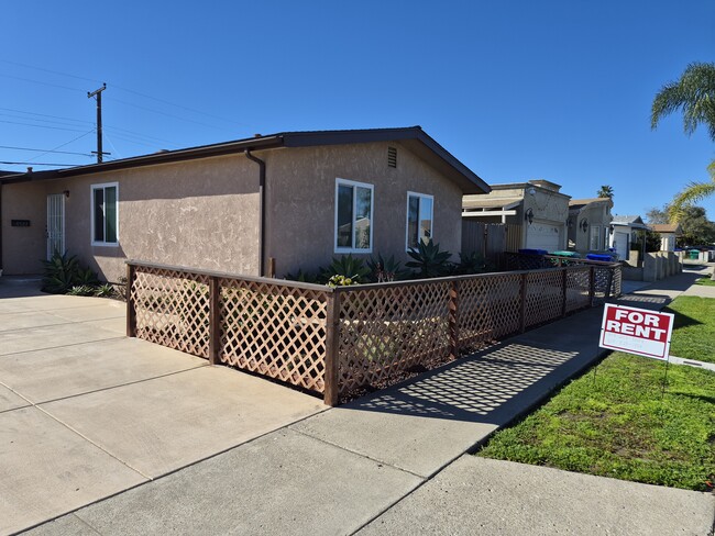 Building Photo - 4861 Lehrer Dr