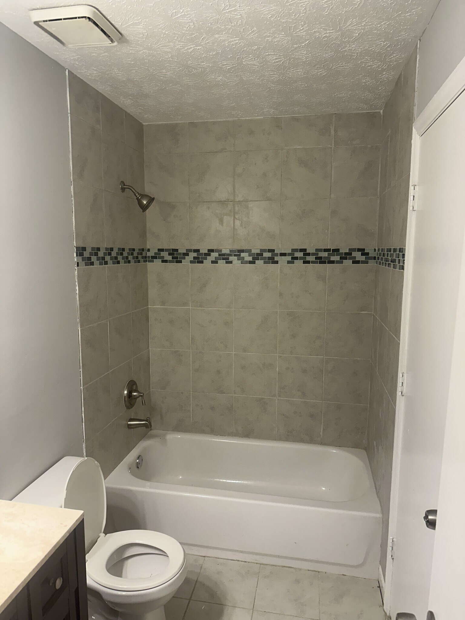 Building Photo - 8406 Red Cedar Way