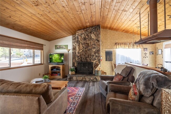 Building Photo - 448 Quail Dr