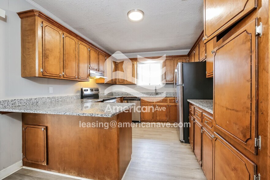 Building Photo - 711 Greendale Dr