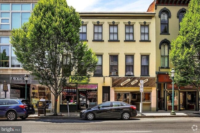 Building Photo - 33 S Main St
