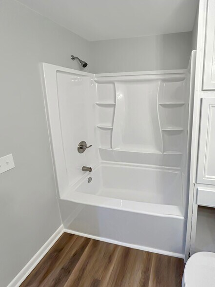 Building Photo - 208 Glenrose Ct