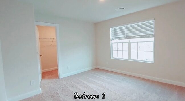 Building Photo - 654 Southwick Pl