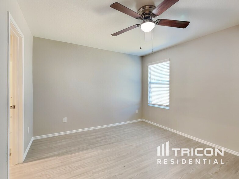 Building Photo - 10247 Devon Wheel St