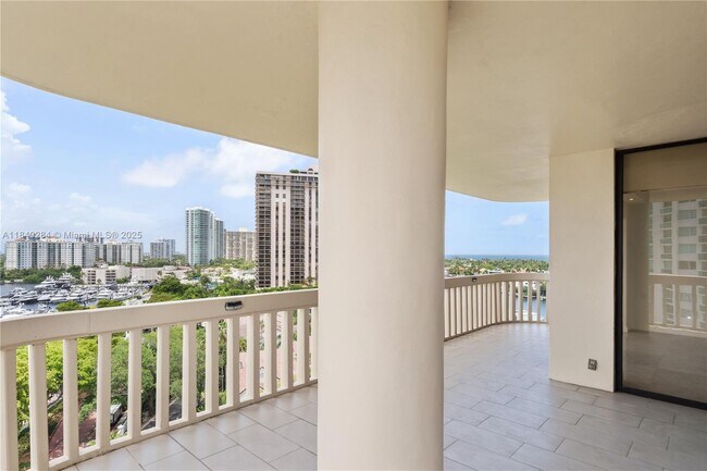 Building Photo - 19355 Turnberry Way