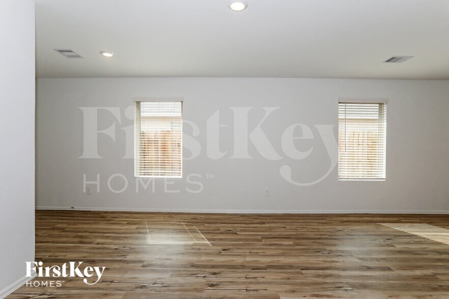 Building Photo - 399 Jewett Meadow Dr