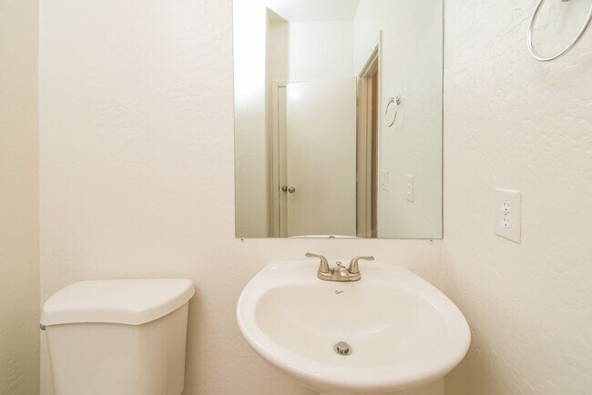 Building Photo - 10498 E Aster Ln