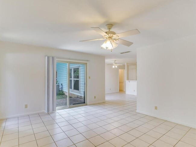 Building Photo - 8121 Ceberry Dr