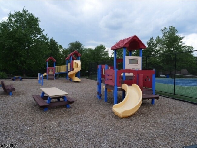 Building Photo - 278 Penns Way