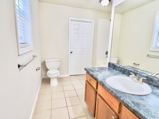 Building Photo - 3694 Sapphire Ct