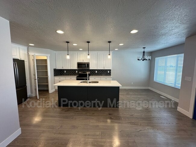 Building Photo - 2134 W 2855 S