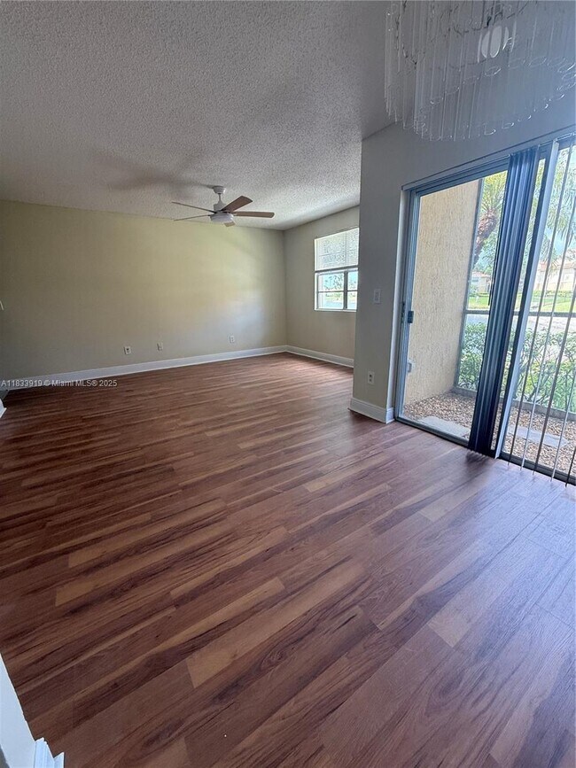 Building Photo - 1261 SW 46th Ave