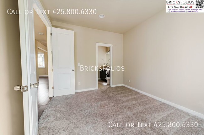 Building Photo - 10626 Eastridge Dr NE