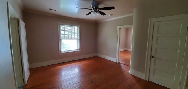 Building Photo - 320 S Mendenhall St