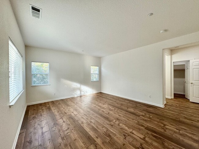 Building Photo - TENTATIVELY RENTED 3 Bedrooms, 2 1/2 Bathrooms, Serene Napa Setting