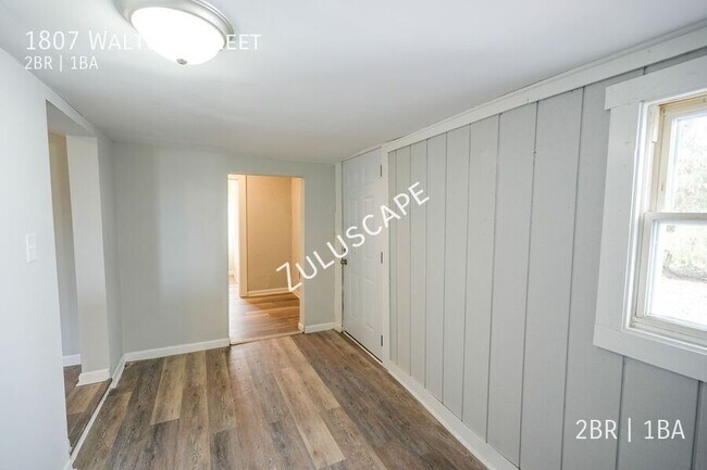Building Photo - 1807 Walton St
