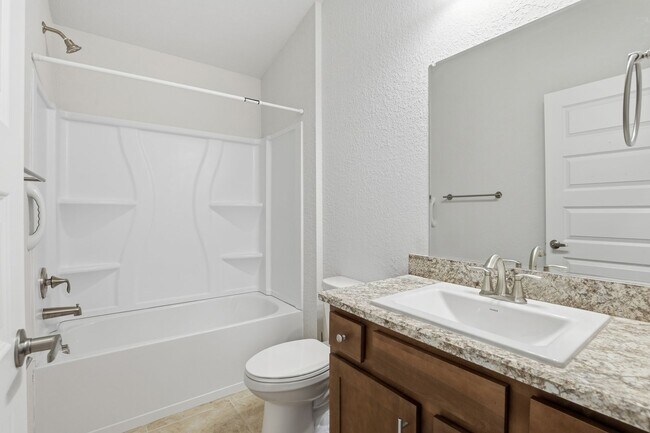 Building Photo - Newer Home in Alachua's Savannah Station