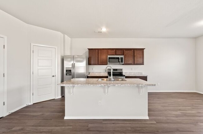 Building Photo - New Year's Promotion! Three Bedroom | Two ...