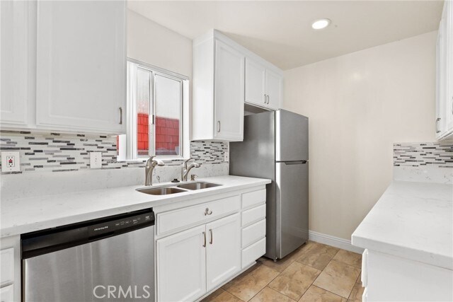 Building Photo - 5651 N Sumner Way