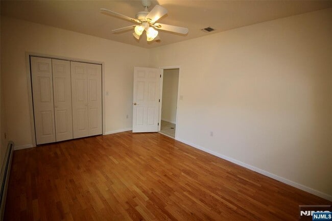 Building Photo - 499 Morse Ave