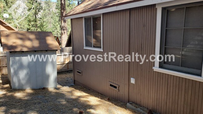 Building Photo - 2 Bed, 1 Bath Wrightwood Home!!!