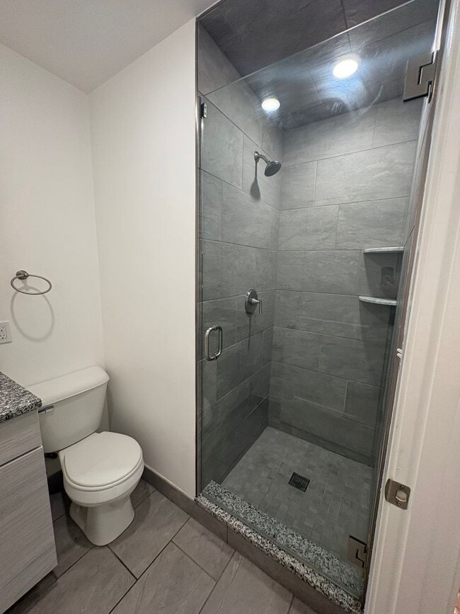 Building Photo - CHELSEA/BOSTON LUXURY STUDIO, FULLY FURNISHED, STEPS TO "T" AND COMMUTER RAIL!
