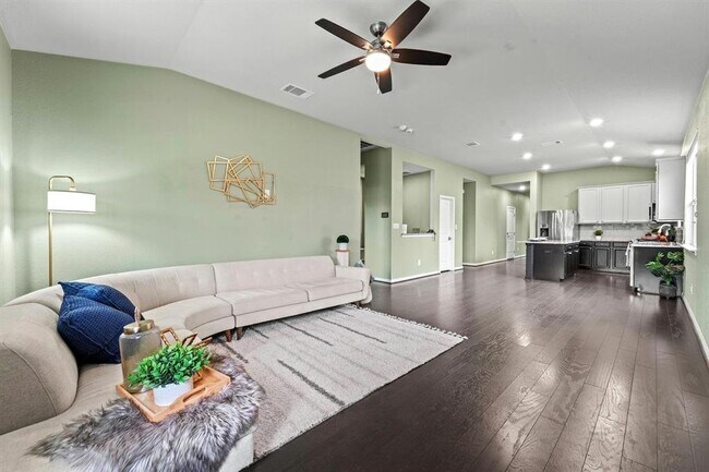Building Photo - 416 Gabrielle Anne Dr