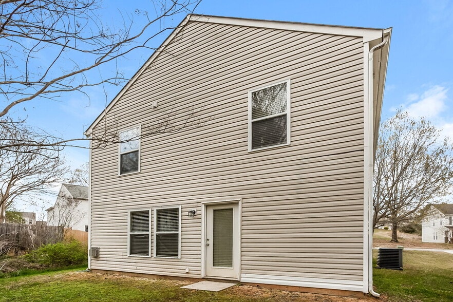 Building Photo - 1231 Willow Bridge Ct