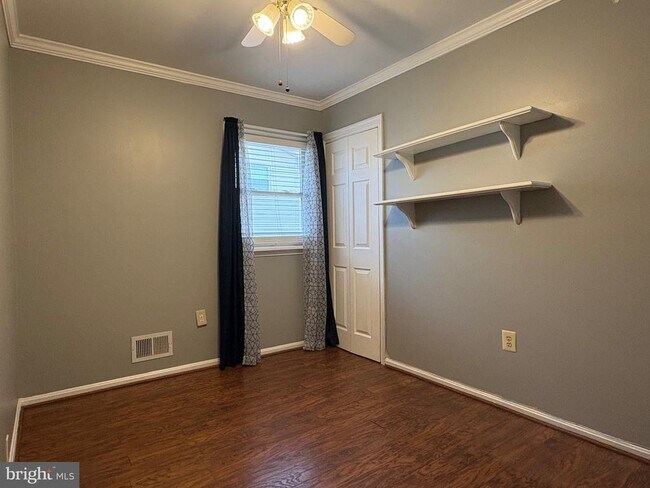 Building Photo - 12654 Valleywood Dr