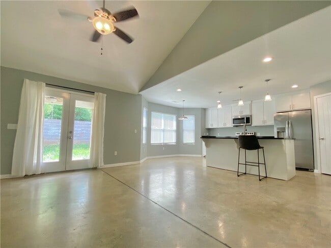 Building Photo - 133 S Pinyon Point