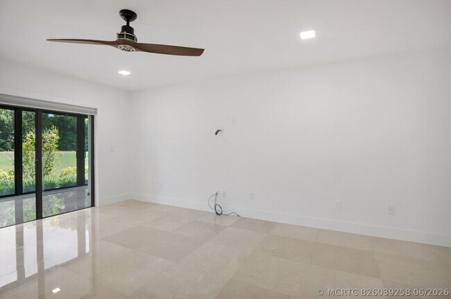 Building Photo - 21922 Cypress Dr